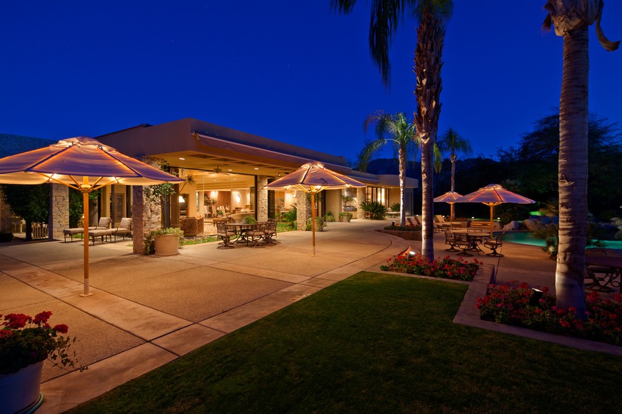 landscape-lighting-design-for-luxury-estates-in-hawaii